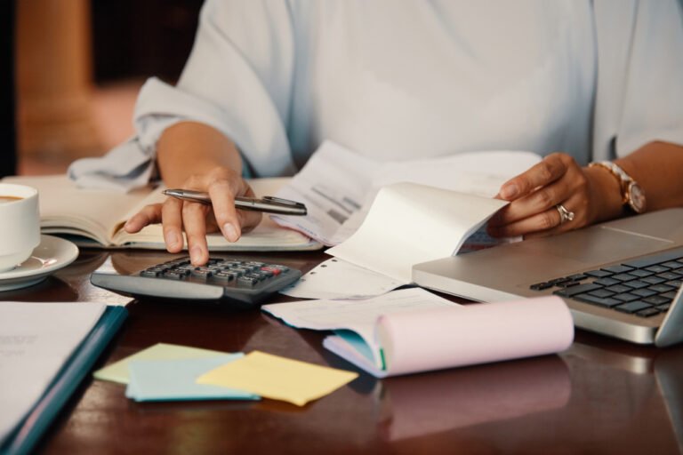 How Brazilian professionals save up to 70% in taxes by working remotely for international companies