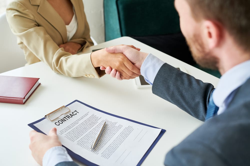 Comparison of PJ and CLT hiring models in Brazil